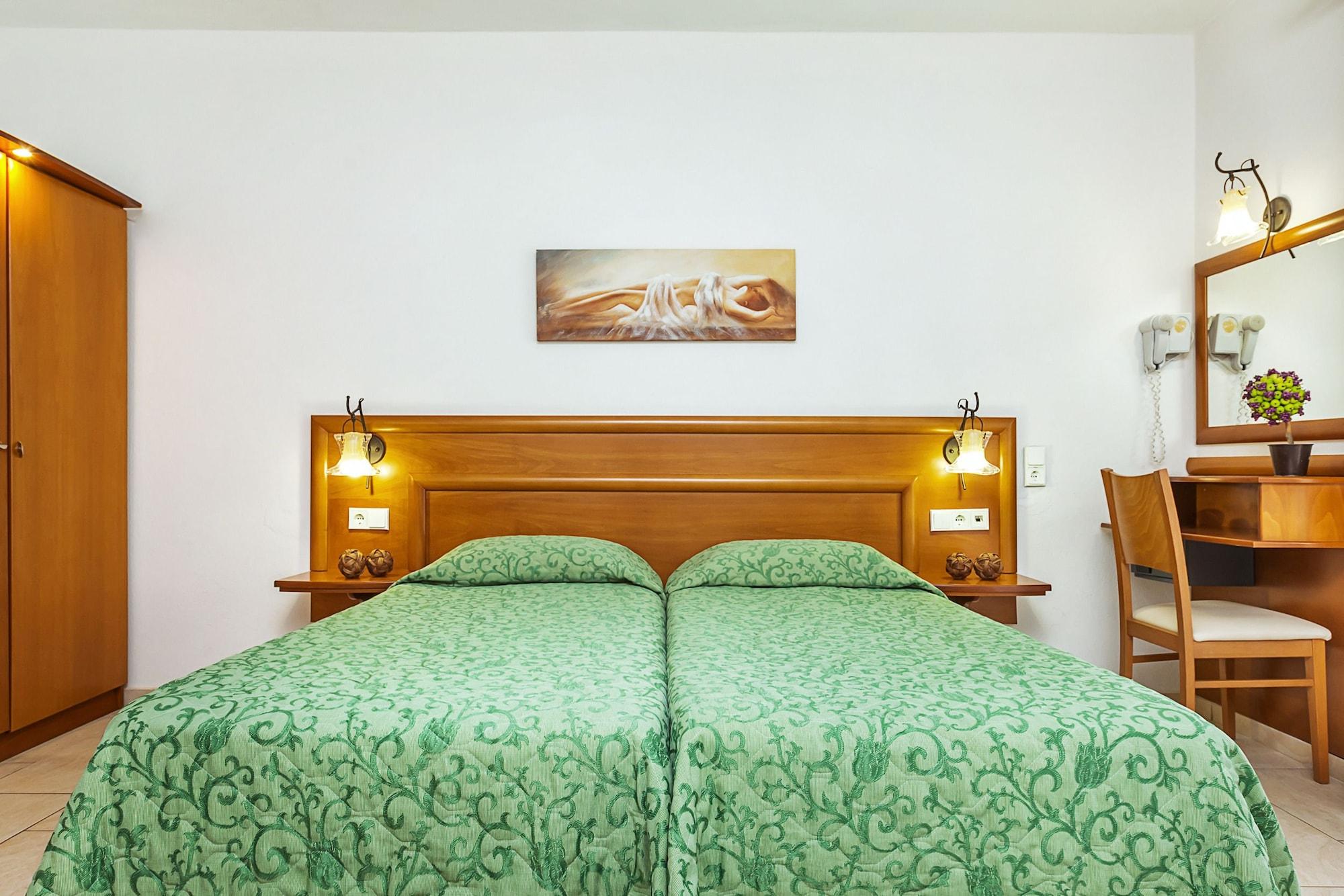 Nereides Hotel ハニオティス エクステリア 写真